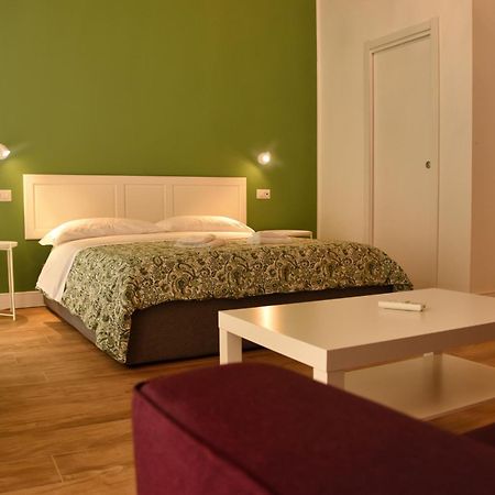 Centro Storico Rooms Napoli Bagian luar foto