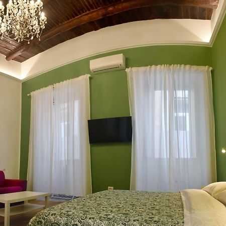 Centro Storico Rooms Napoli Bagian luar foto