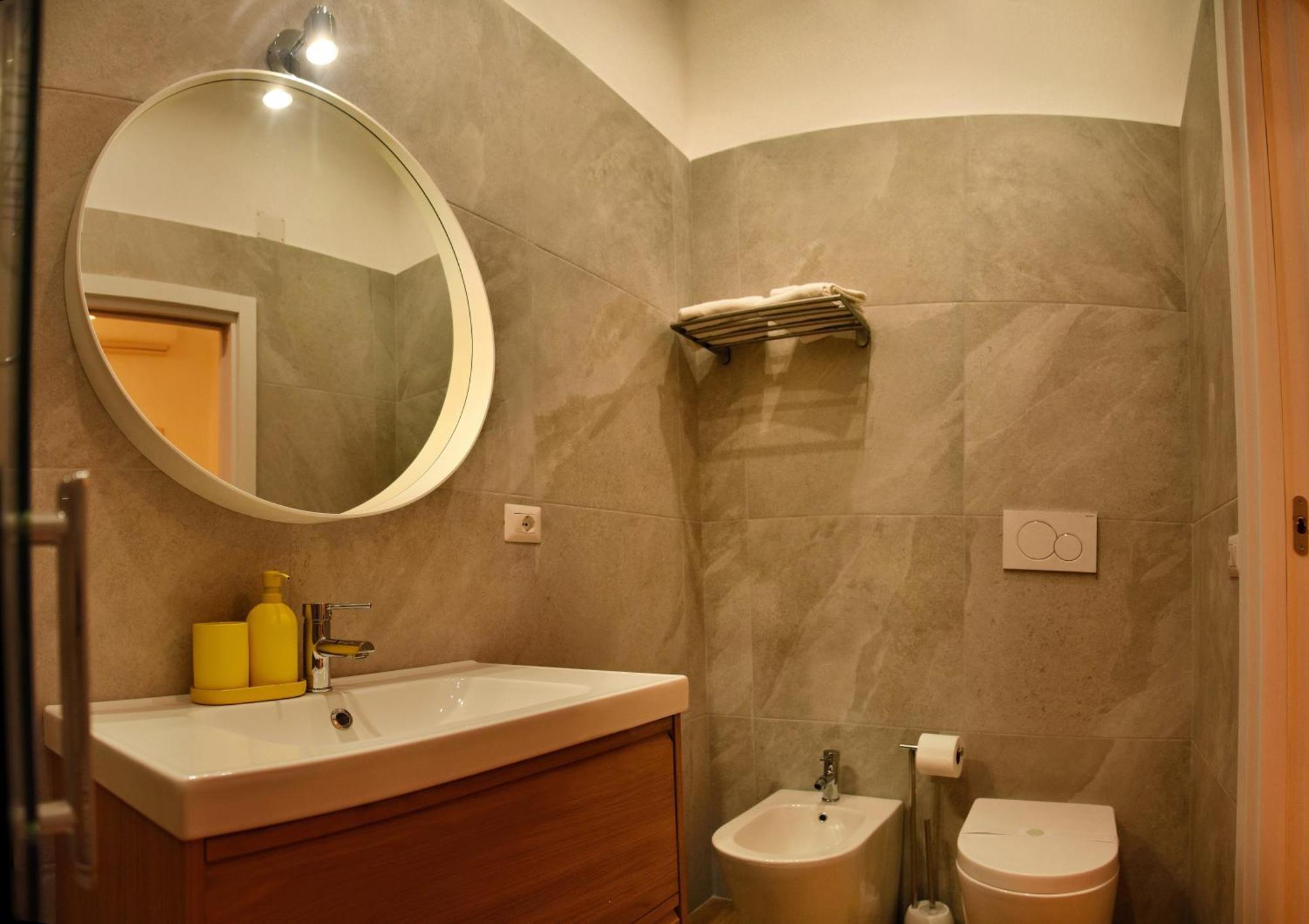 Centro Storico Rooms Napoli Bagian luar foto