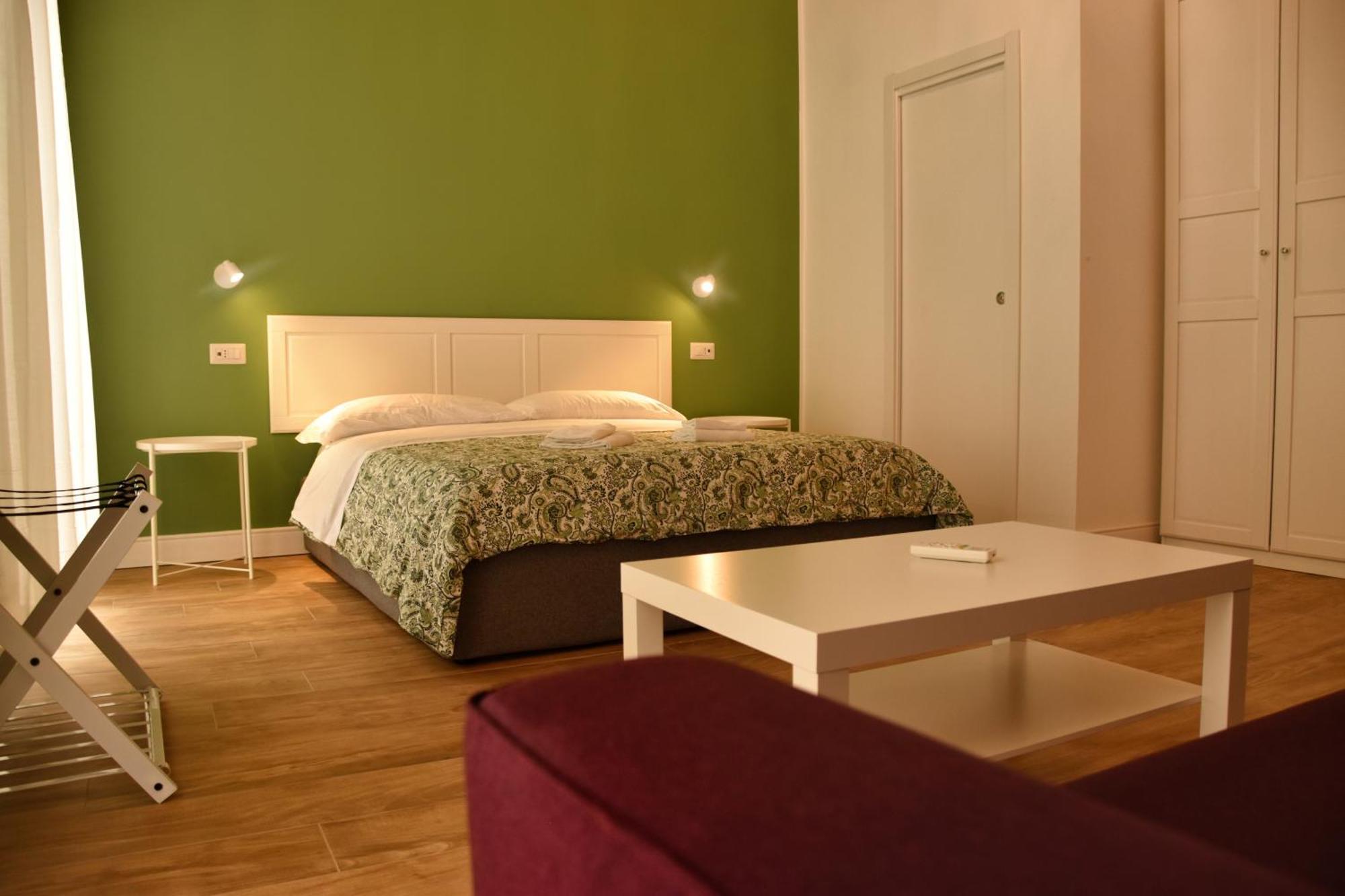 Centro Storico Rooms Napoli Bagian luar foto