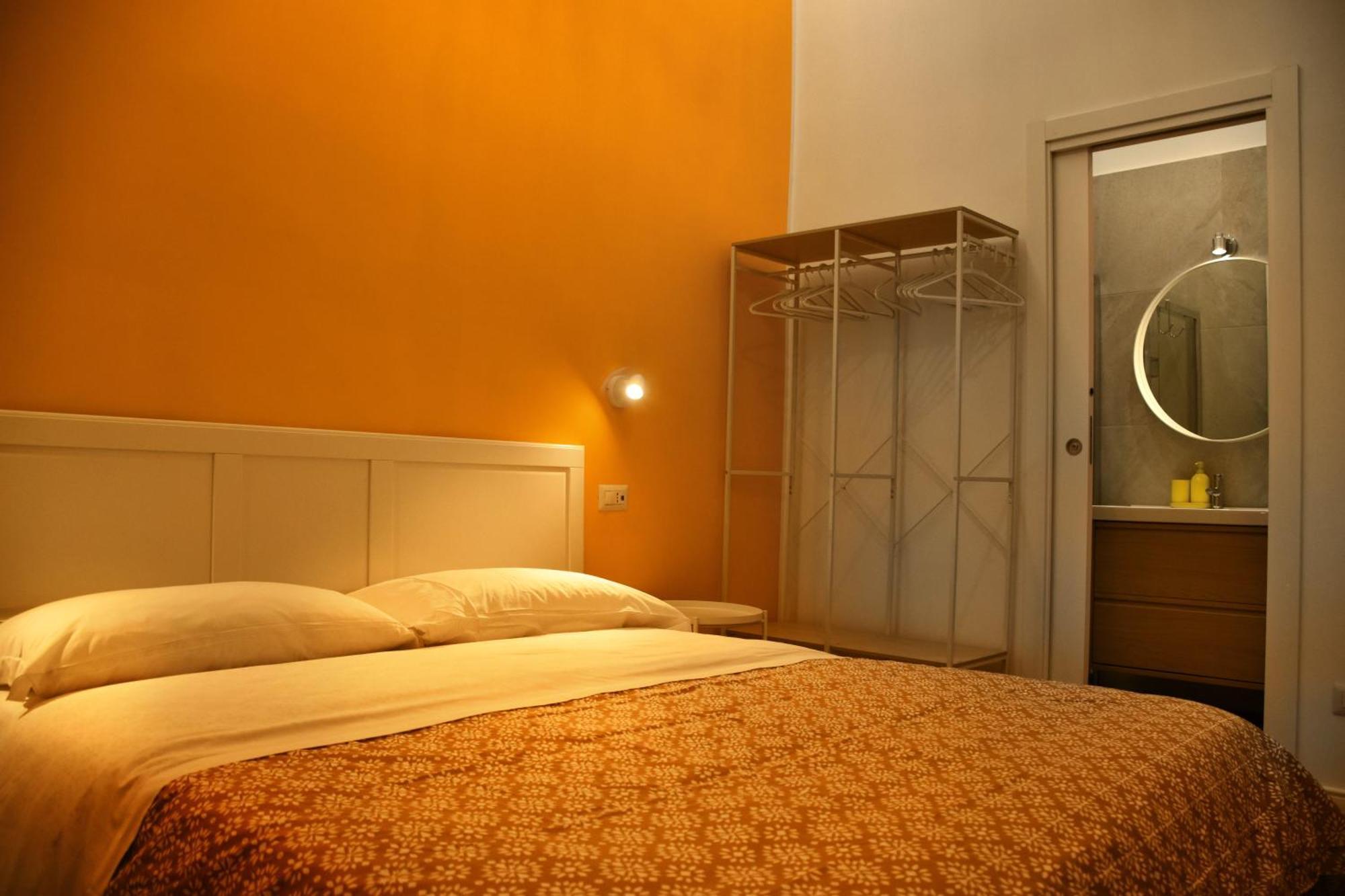 Centro Storico Rooms Napoli Bagian luar foto